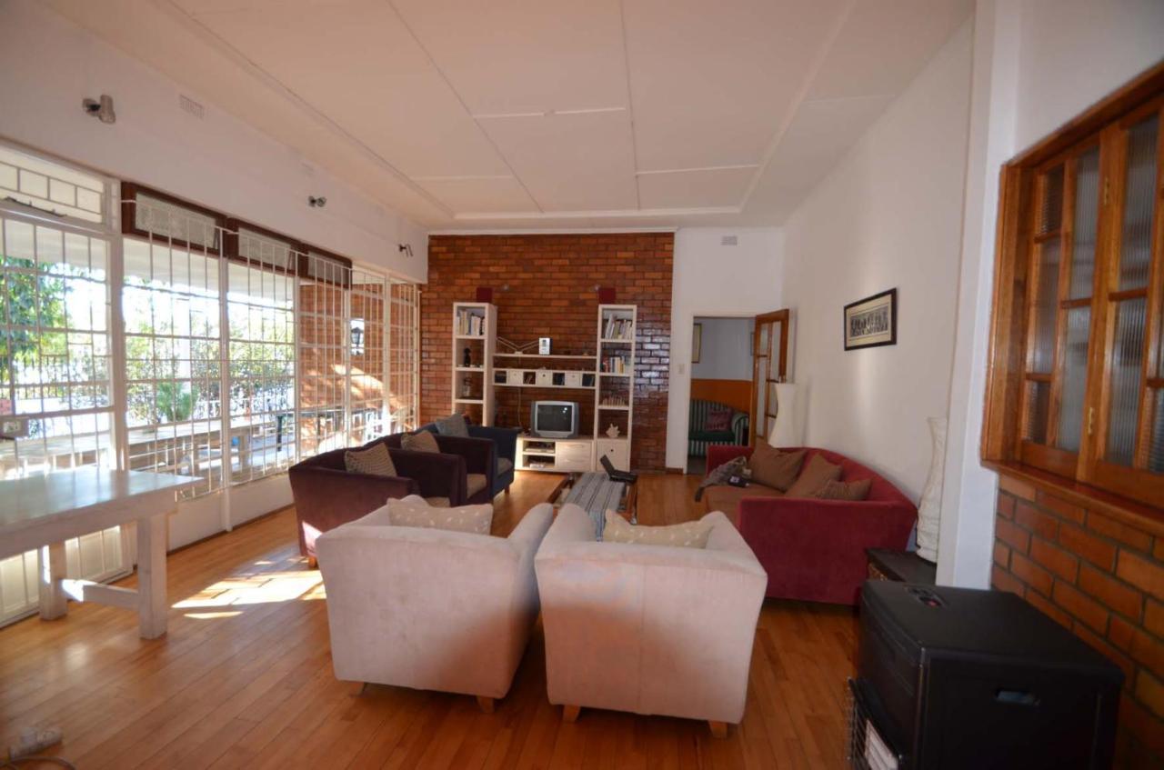Paradisegarden Backpackers Windhoek Bagian luar foto