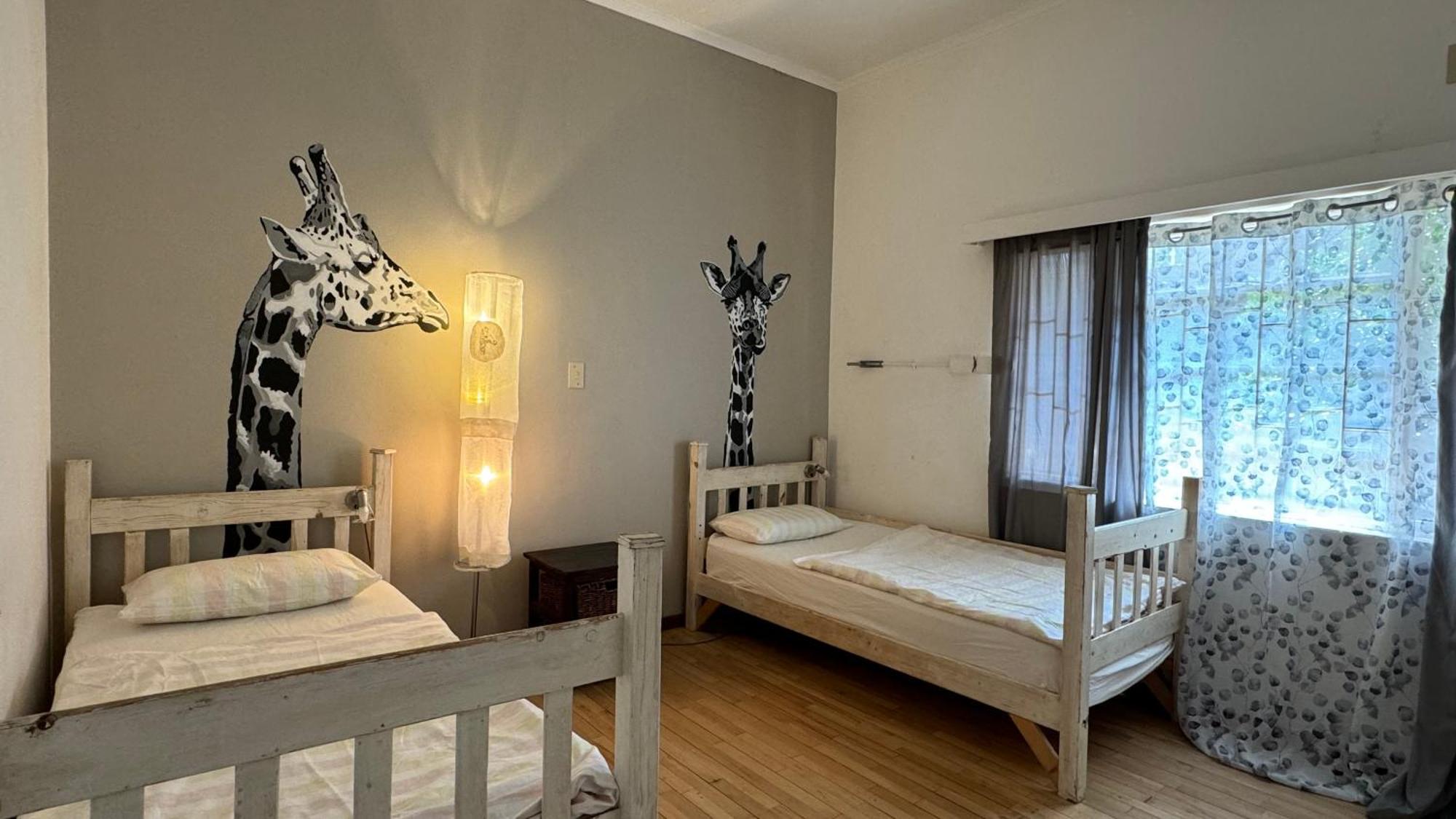 Paradisegarden Backpackers Windhoek Bagian luar foto
